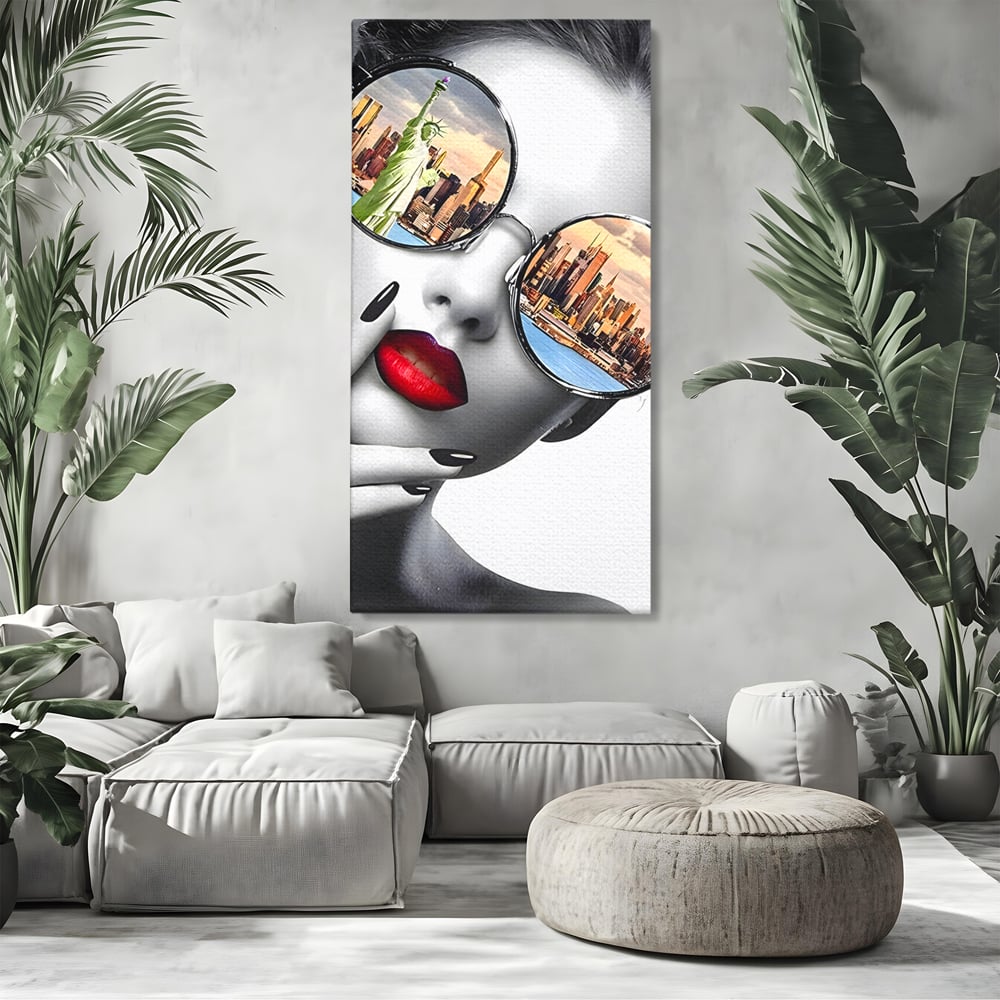 Tablou canvas cu tablou canvas cu portret femeie ochelari, fara rama, pe sasiu de lemn, pe perete intr-un living